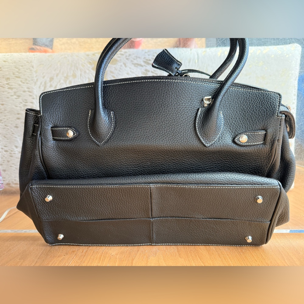 NWOT Elegant Black Leather Handbag - Picture 4 of 6